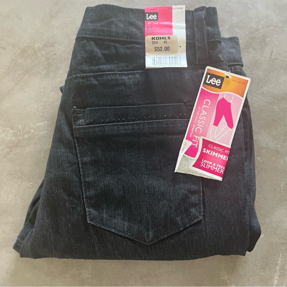 Lee Black Shine Skimmer Stretch Capri, Classic Fit, Slimming, Size 6 Petite